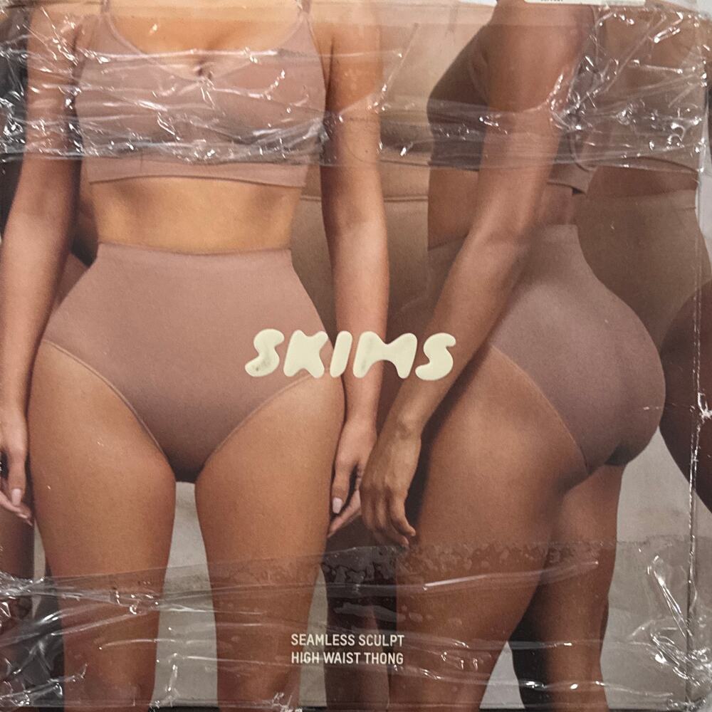 SKIMS Seamless Sculpt High Waist Thong NWT Sand Tan Size Small Shapewear